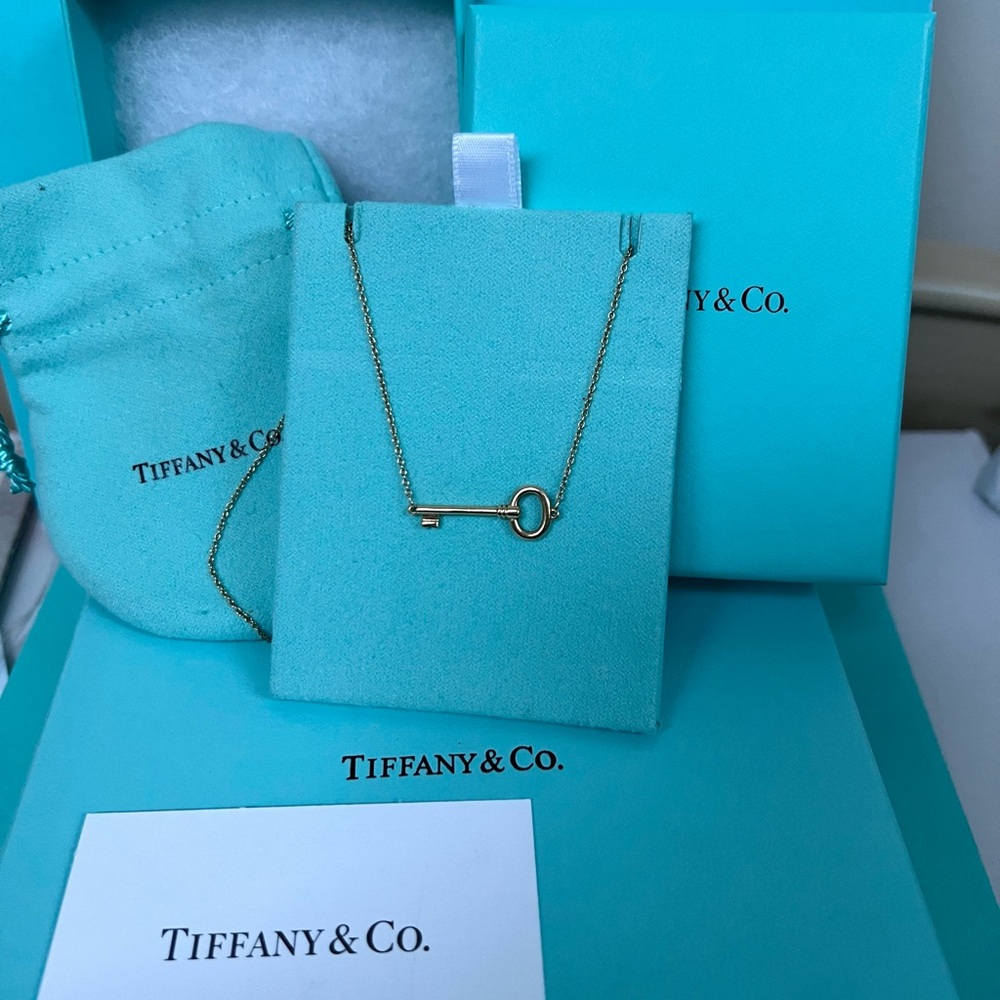 🔴Authentic VINTAGE TIFFANY & CO 18K GOLD Attached Key Pendent Chain Necklace 🔴 - Picture 6 of 12